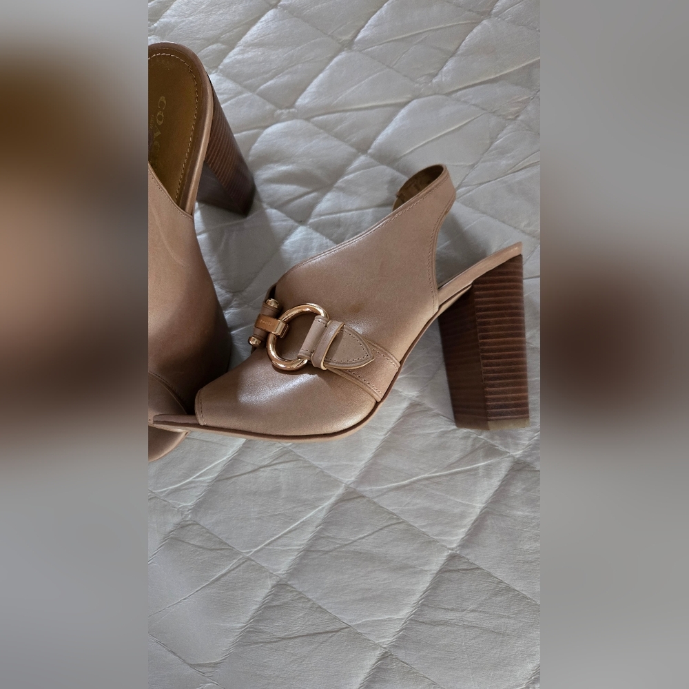 Coach Women's Tan Heels
